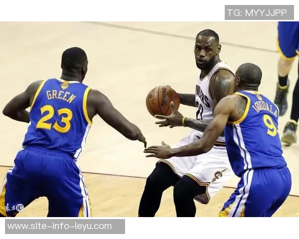 休赛期球星卡收集热潮文班夺冠老詹紧随其后库里排名第四 休赛期球星卡收集热潮文班夺冠老詹紧随其后库里排名第四