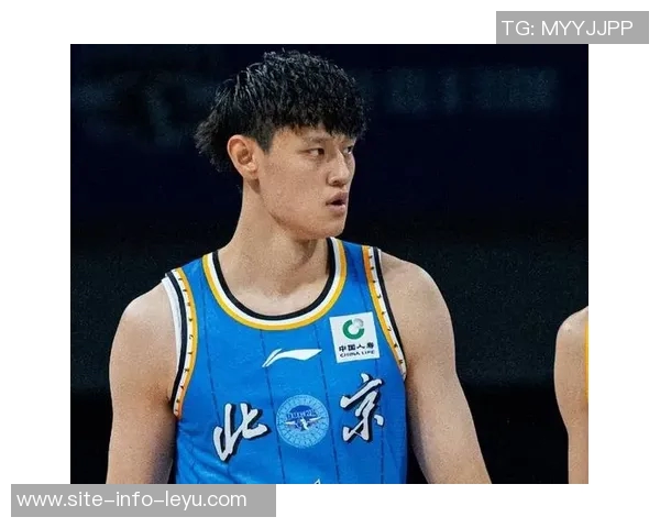 媒体人分析曾凡博表现称教练未设投篮战术需时间适应比赛节奏 媒体人分析曾凡博表现称教练未设投篮战术需时间适应比赛节奏