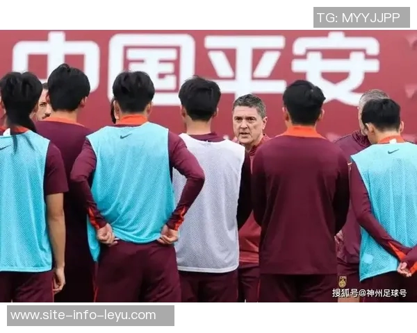 拜合拉木启程新疆飞往深圳随后直奔肇庆加入U22国足集训